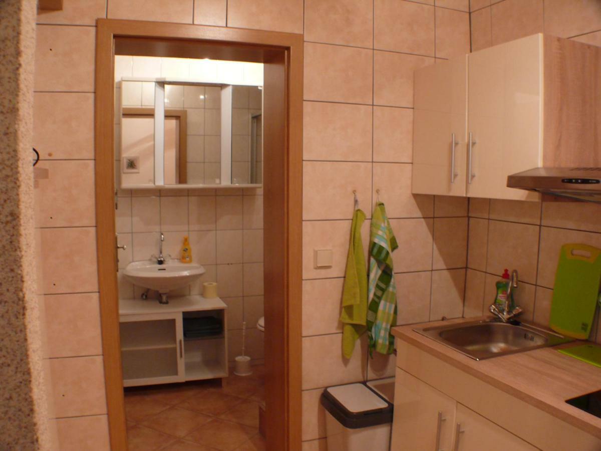 Apartment Im Gruenen Mit Anbindung Ans Zentrum Erfurt Exterior photo
